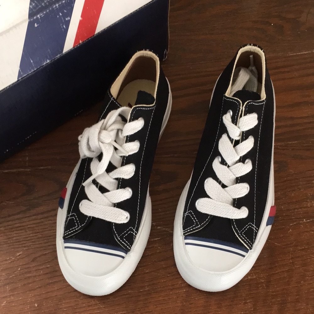 Pro Keds new in box. Size 6 womens.